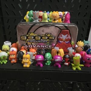Gogos Crazy Bones Advance Special Edition Tin -Lot Of 48 Gogos Figures +Tin 2009